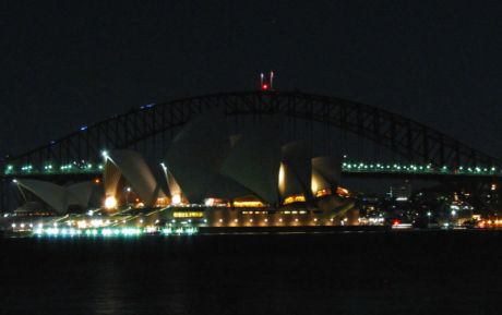 800px-sydney_harbour_bridge_and_opera_house_earth_hour.jpg